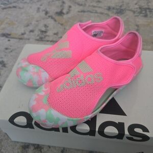 💝ADIDAS, Girls Sandal lace, Size:1. Colors Pink and Green logo.